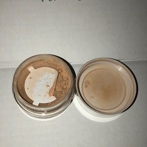 Bye Bye Pores in shade light